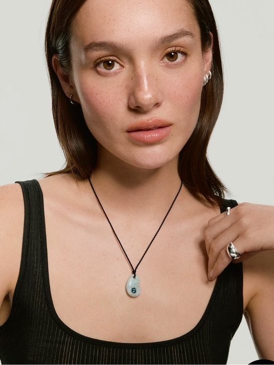 Mejuri Jewelry - Mejuri PIA PEBBLE NECKLACE 33” new tags won’t leave up on posh long!